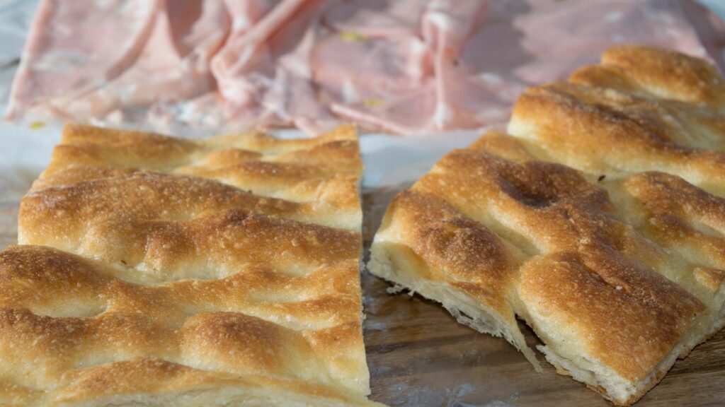 Pizza mortadella