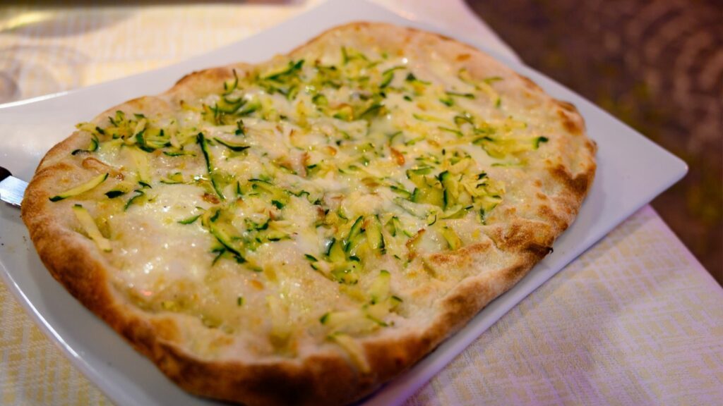 Pizza Etiquette and Dining Culture in Rome