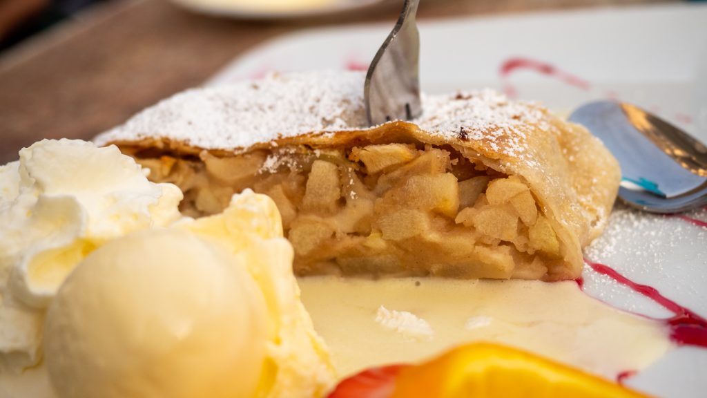 Apfelstrudel