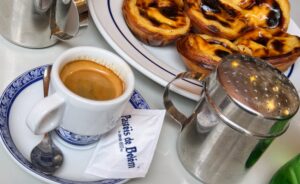 Traditional Cafés and Pastelarias in Lisbon: Where Local Coffee Culture Still Lives
