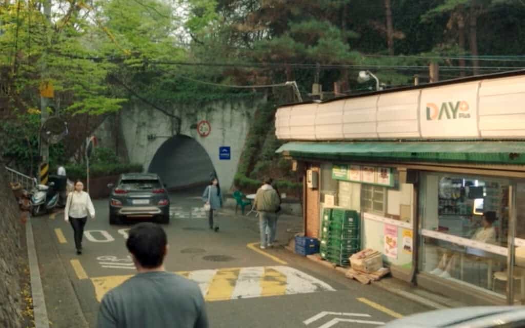 Filming locations Seoul Sinchon stairs and tunnels